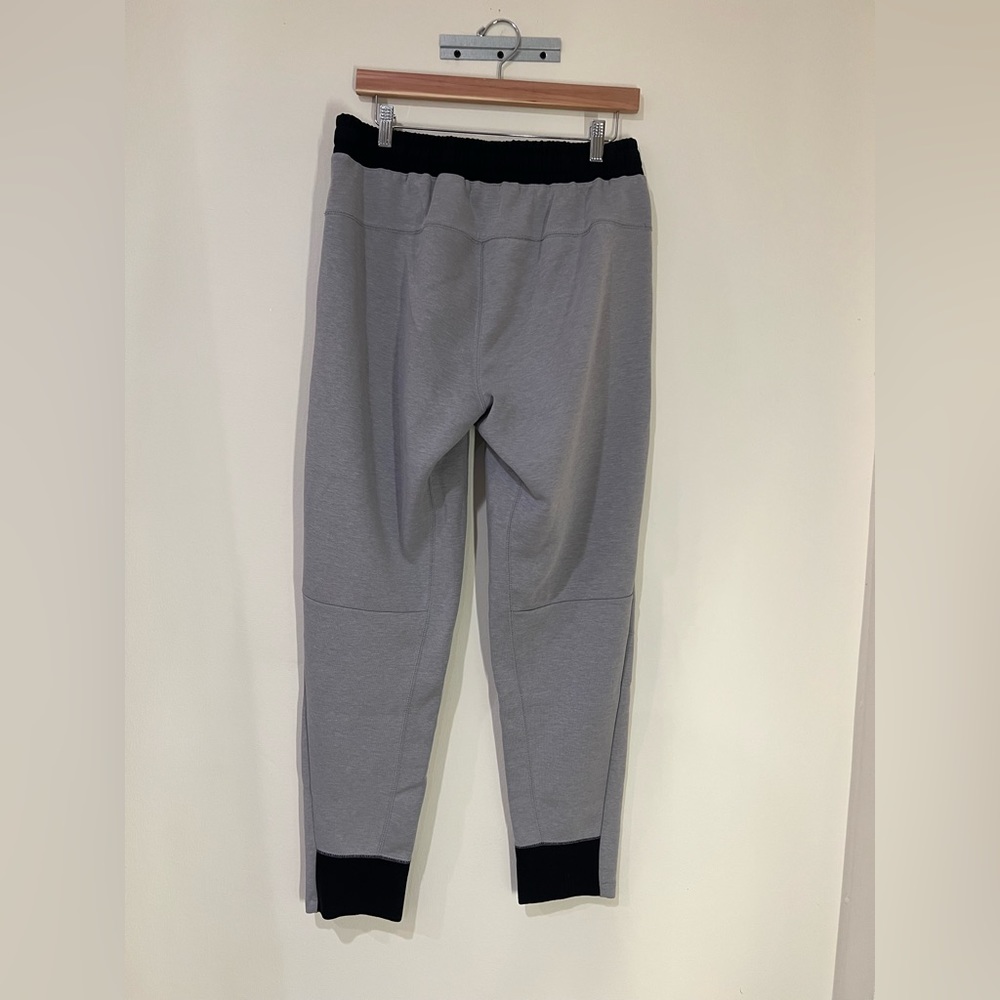 Men’s Moto style size large, Reebok sweatpants - Picture 3 of 5